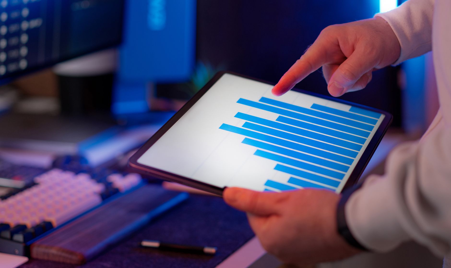 Screen & Media Analytics Solid Peak
